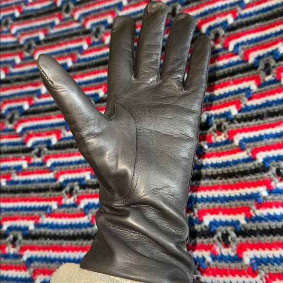 Ariston Italia NWOT women’s black leather gloves size 7 1/2 cashmere/wool lined - Picture 7 of 11